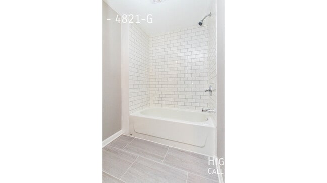 Building Photo - 4819 W Cornelia-4821-G