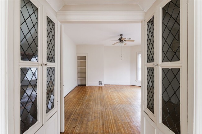 Building Photo - 18 Vick Park B