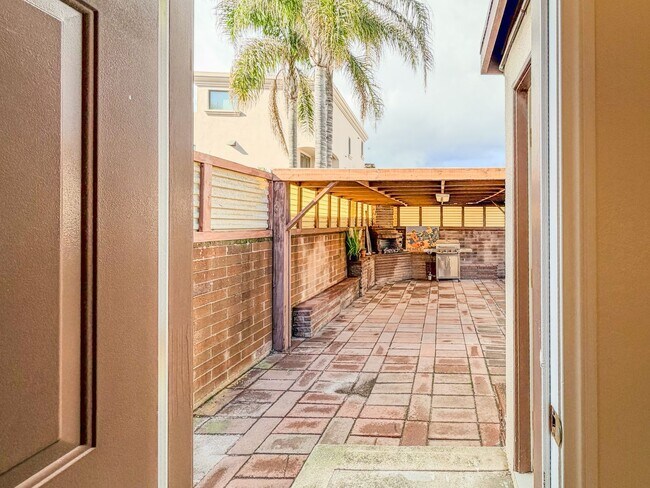 Building Photo - 1065 Belfast Ln