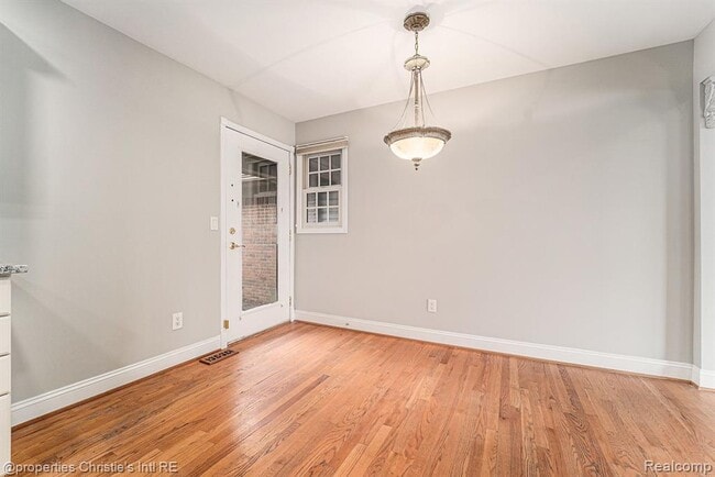 Building Photo - 1630 Normandy Rd