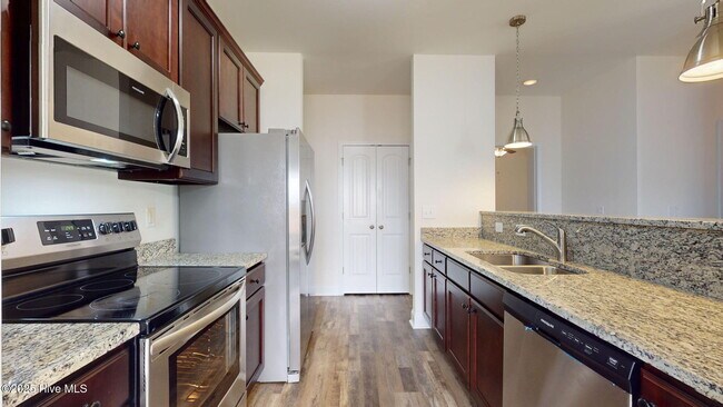 Building Photo - 1303 Dan Owen Dr