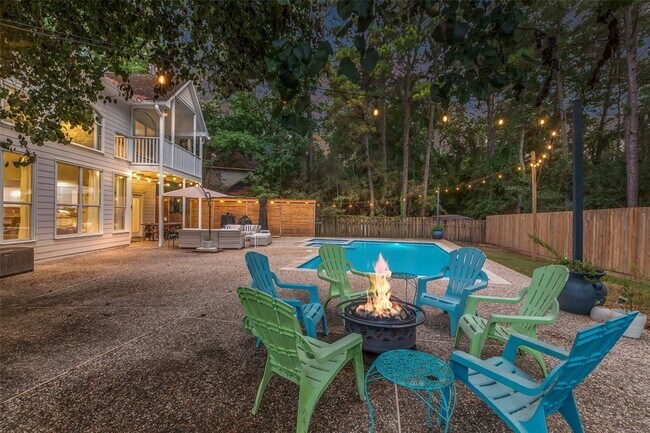 Building Photo - 211 Maple Path Pl