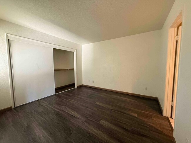 Building Photo - 2 Bed 2 Full Bath Condo