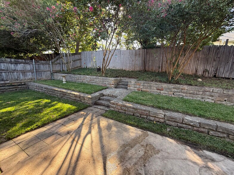 Building Photo - 7421 Buckskin Ct