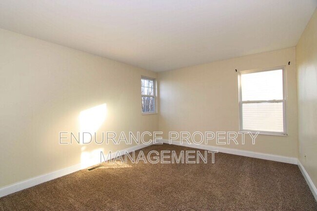 Building Photo - 6017 Kensington Trail