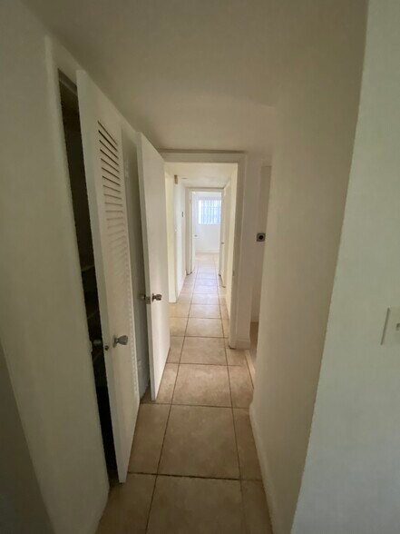 Building Photo - 7610 SW 82nd St