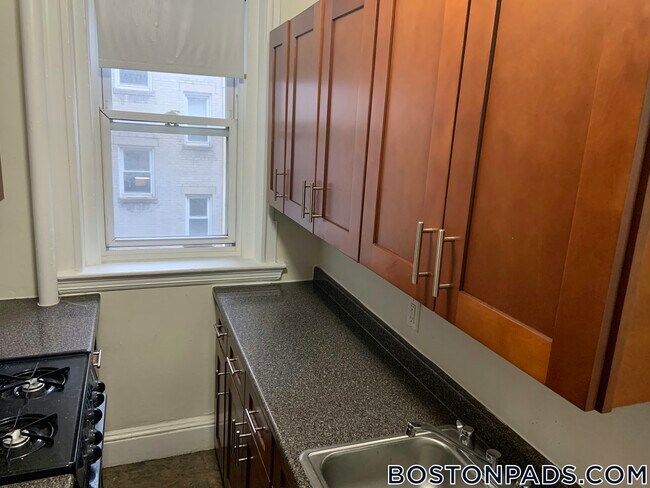 Building Photo - 1175 Boylston St
