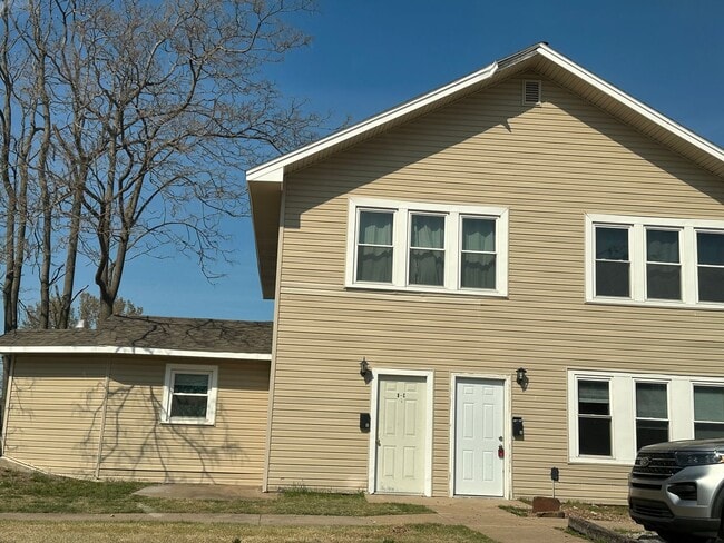 Building Photo - 9th Street Apartments In Bartlesville