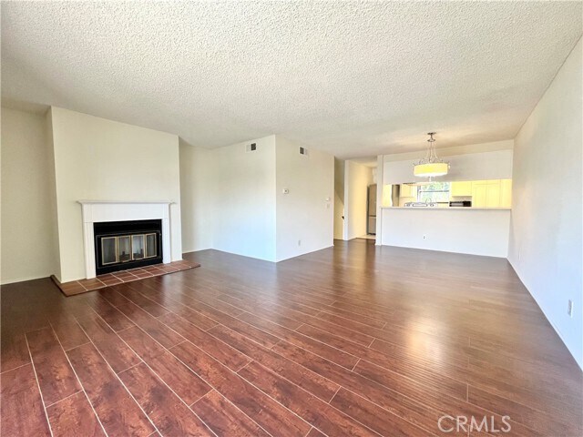 Building Photo - 1525 W 158th St