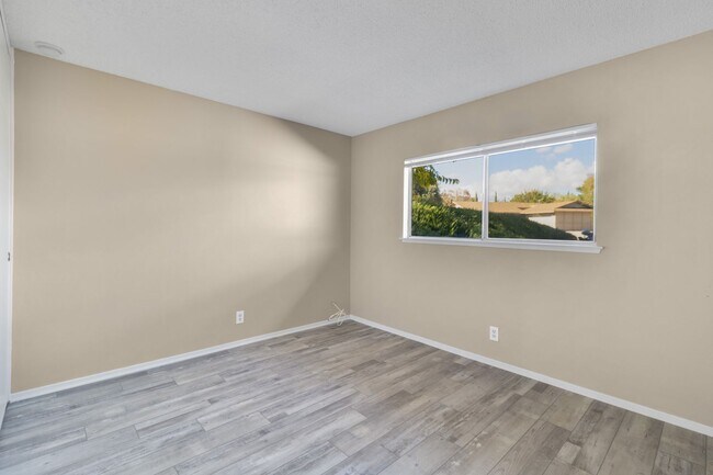 Building Photo - Victorville Green Tree Home- Refurbished 4 Bedrooms, 2 Bathrooms, New Paint,