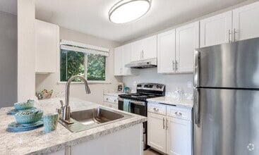 Building Photo - Avana Chestnut Hills