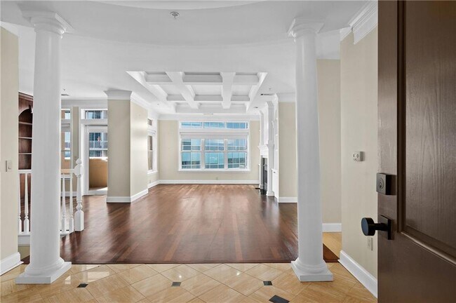 Building Photo - 3334 Peachtree Rd NE