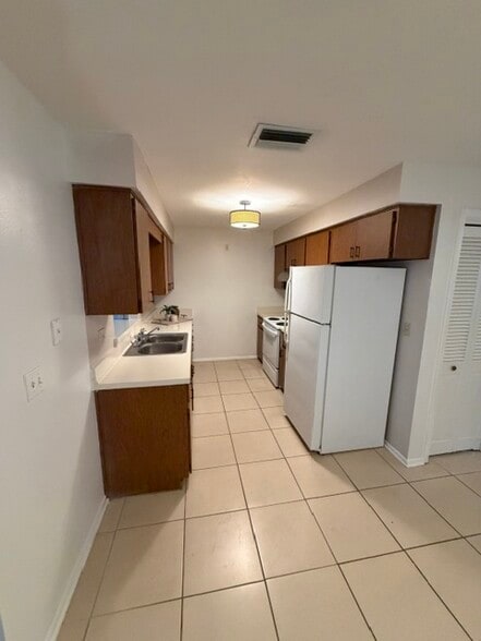 Kitchen - 705 Bayou Ave