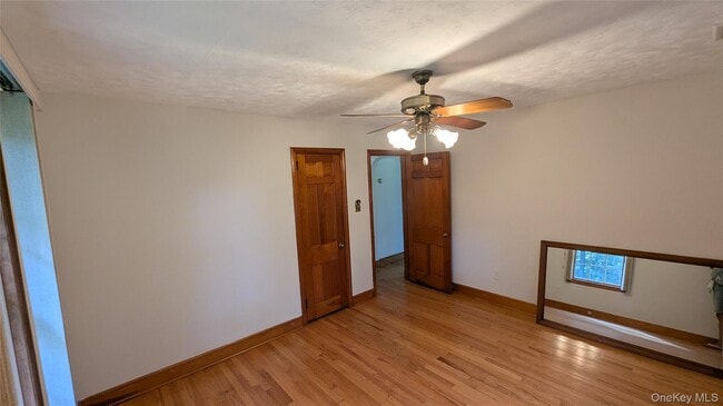 Building Photo - 362 Strawtown Rd