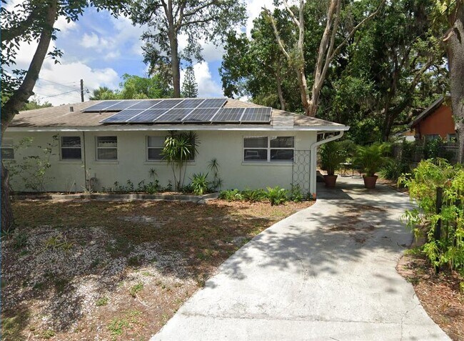 Building Photo - 1802 Cocoanut Ave