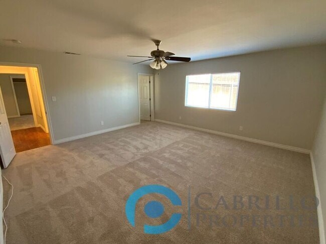 Building Photo - 1113 Flamingo Ave