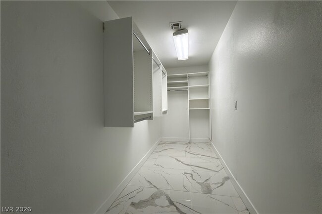 Building Photo - 3809 Cranbrook Hill St