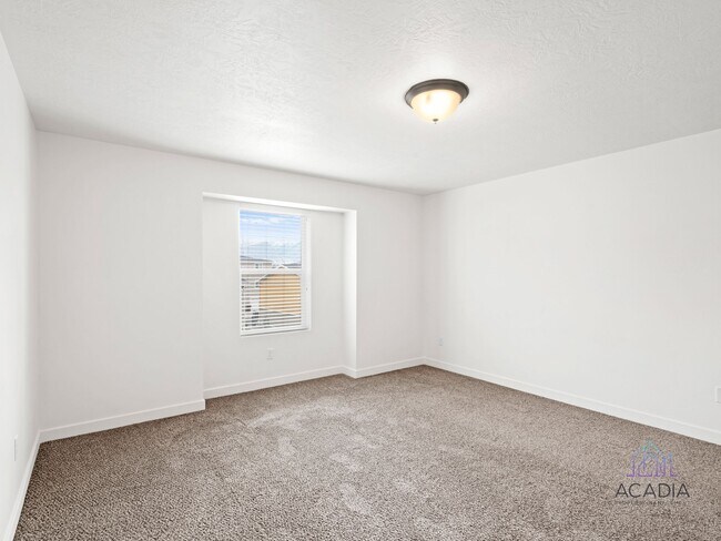 Building Photo - Modern 3BR Apt with Attached Garage & Stunning Mountain Views – Vineyard, UT