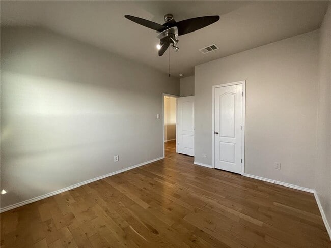Building Photo - 1542 Haynie Bend