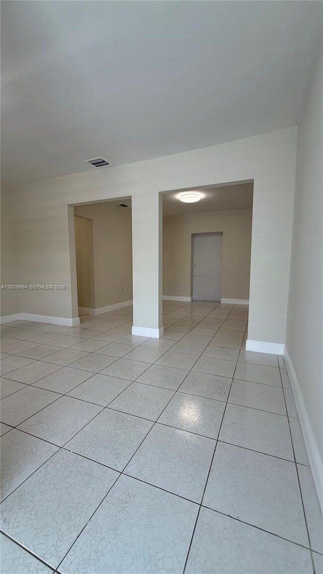 Building Photo - 1380 SW 20th St
