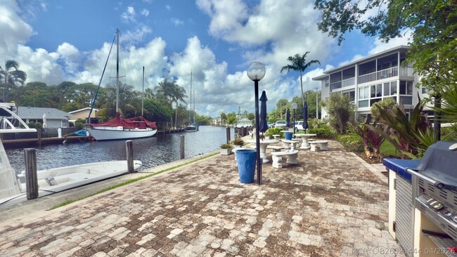 Building Photo - 1200 SW 12th Ct