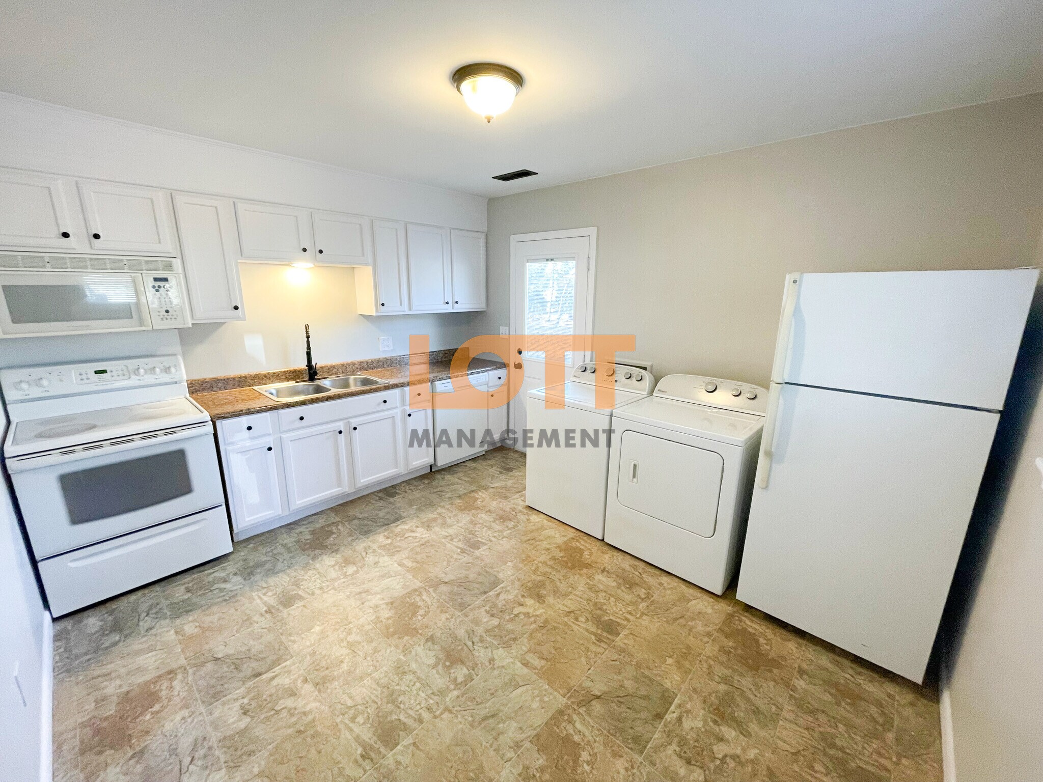 Building Photo - 2404 E Lee Rd