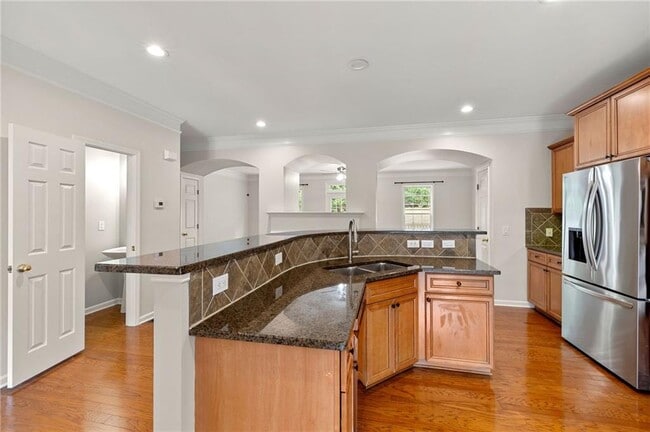 Building Photo - 10870 Brunson Dr