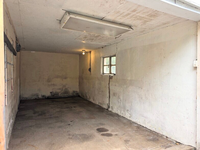 Building Photo - 607 Beaver Valley Pike