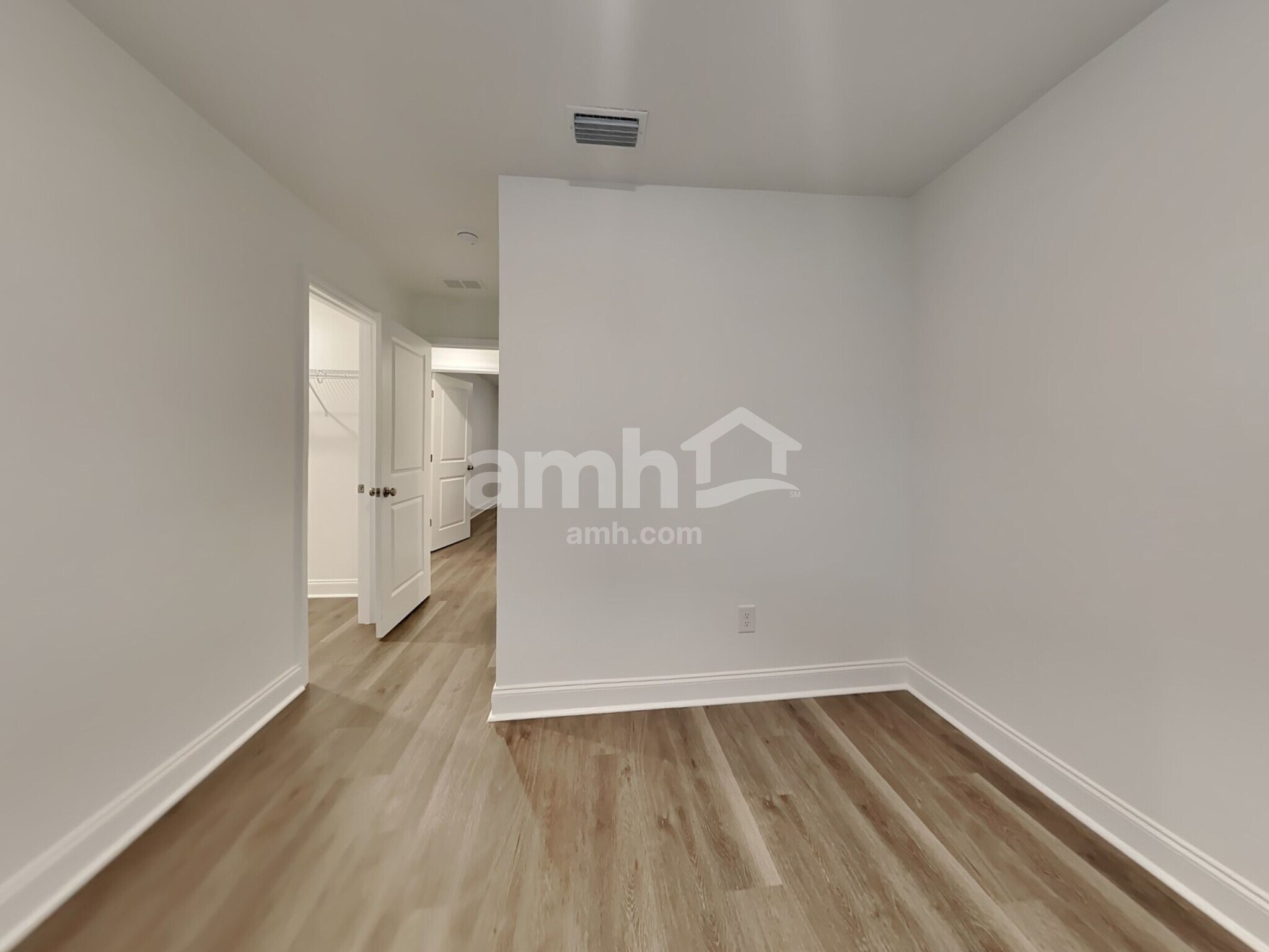 Building Photo - 5500 Front St