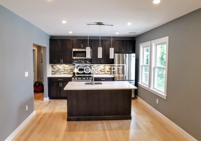 Primary Photo - 31 Thornton St