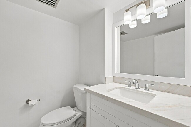 Building Photo - 3550 Galt Ocean Dr