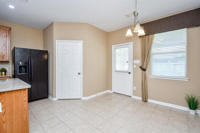Building Photo - 20123 Jasper Oaks Dr