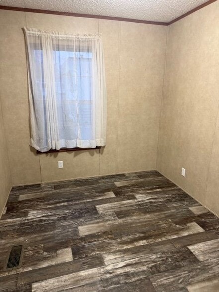 Building Photo - 2606 Lincoln Wy NW