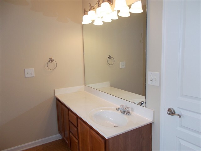 Building Photo - 10505 Meadow Crossing Ln