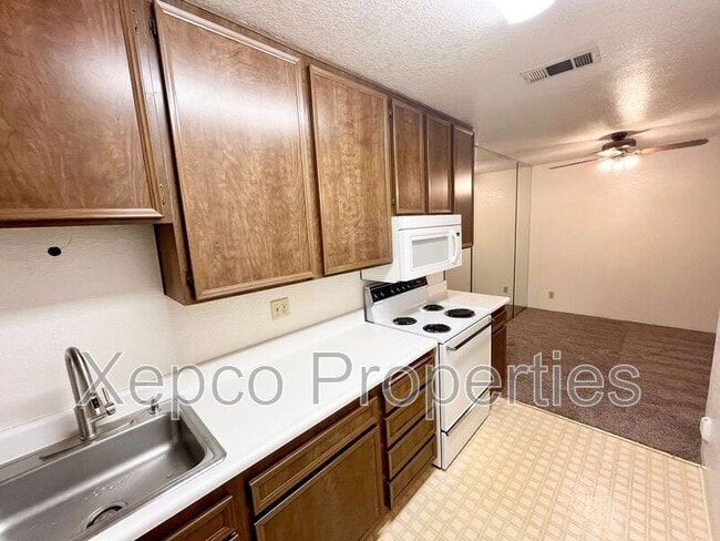 Building Photo - 751 N Los Felices Rd