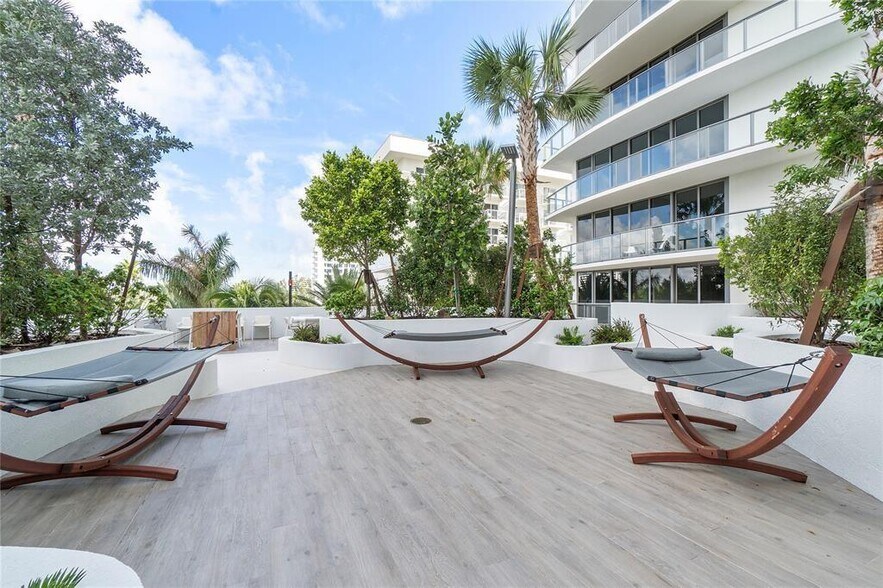 Building Photo - 1116 N Ocean Blvd