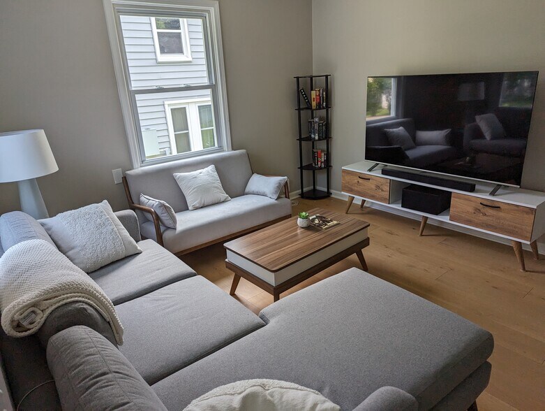 Building Photo - 3918 Baxter Ave