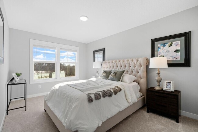 Building Photo - 13130 ISETTA CIR NE