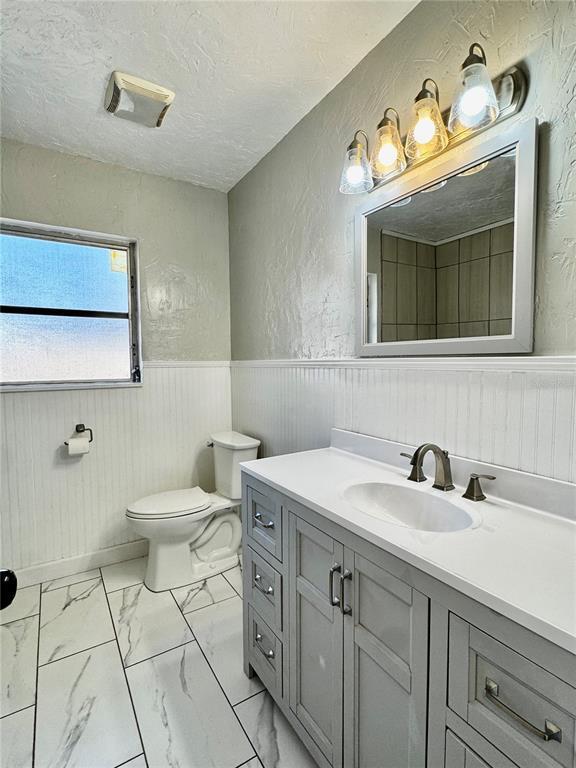 Building Photo - 2624 Sunnybrook Dr