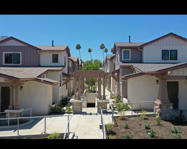 Primary Photo - Spacious & Stylish 2020-Built Pasadena Con...