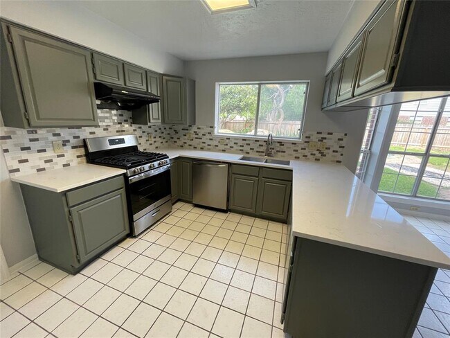 Building Photo - 14803 Silver Knight Ct