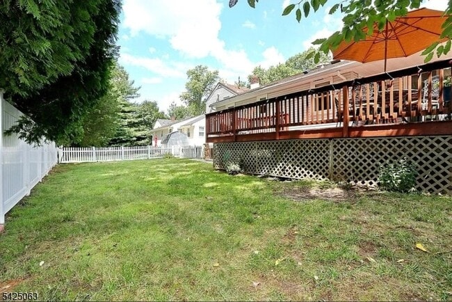 Building Photo - 684 Spring Ave