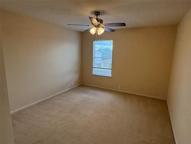 Building Photo - 456 Camelia Pkwy