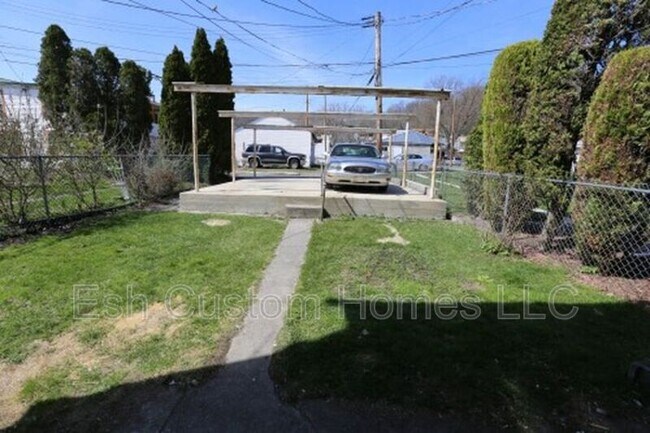 Building Photo - 135 W 3rd St