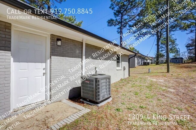 Building Photo - Gorgeously Renovated Apartments