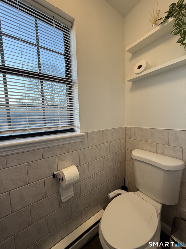 Building Photo - 111 Aspetuck Vlg