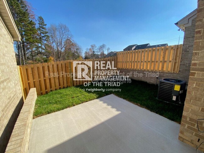 Building Photo - 4332 Holstein Dr