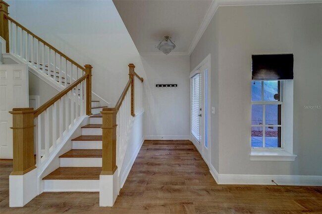 Building Photo - 270 Valencia Cir