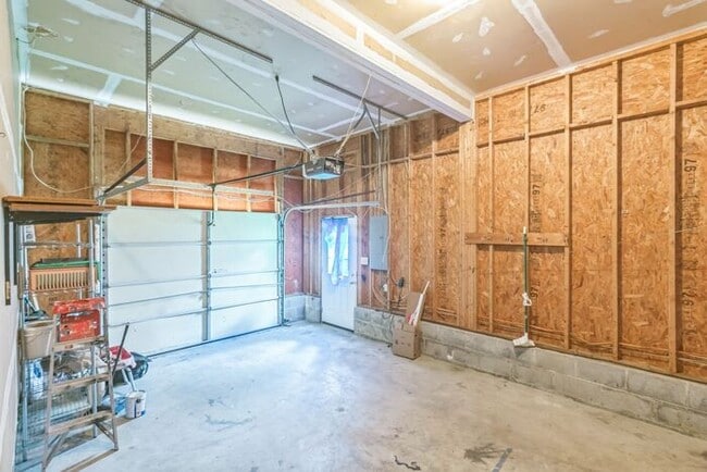 Building Photo - 45808 Meadowlark Dr