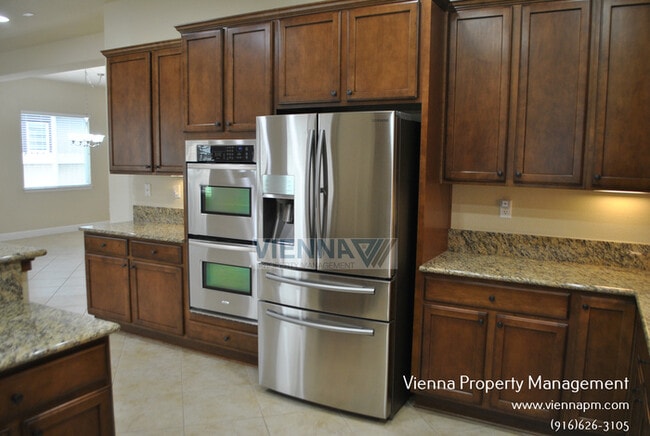 Building Photo - 2101 Harpford Dr